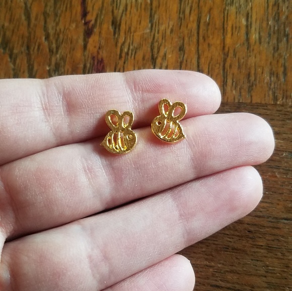 NWOT Gold Bumble Bee Studs - Picture 3 of 5